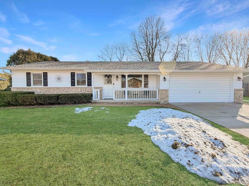 803 Viola Ave, Oshkosh, WI 54901