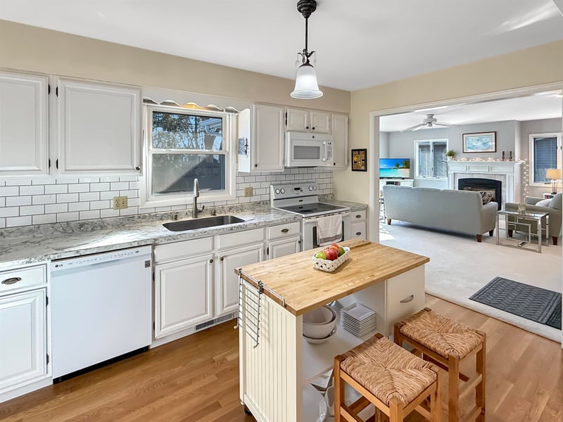 803 Viola Ave, Oshkosh, WI 54901