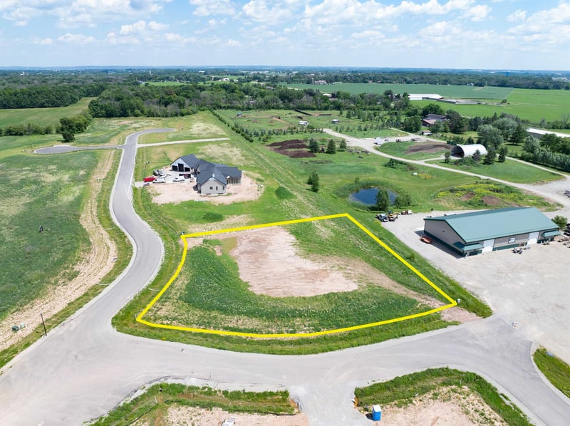 Oak Creek Ct #16, Kaukauna, WI 54130
