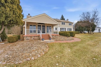 1710 Lakeshore Dr, Menasha, WI 54952