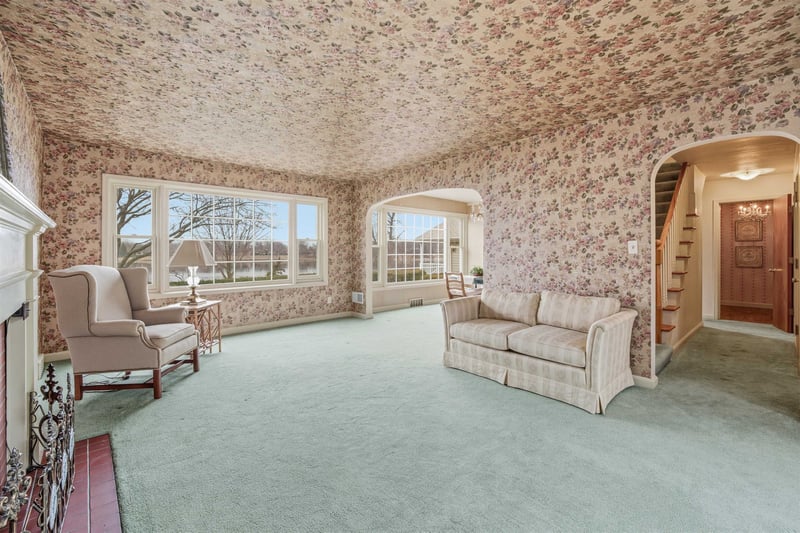 1710 Lakeshore Dr, Menasha, WI 54952