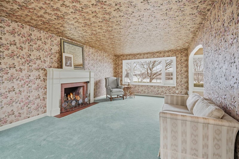 1710 Lakeshore Dr, Menasha, WI 54952