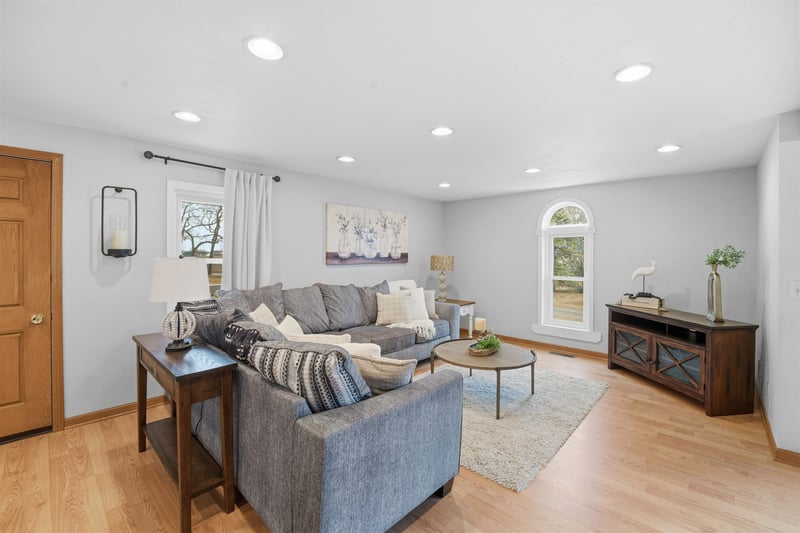 530 Clairville Rd, Oshkosh, WI 54904