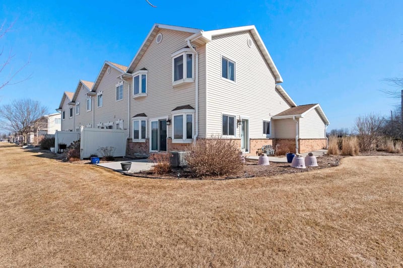 2198 Broadway St, De Pere, WI 54115-3297