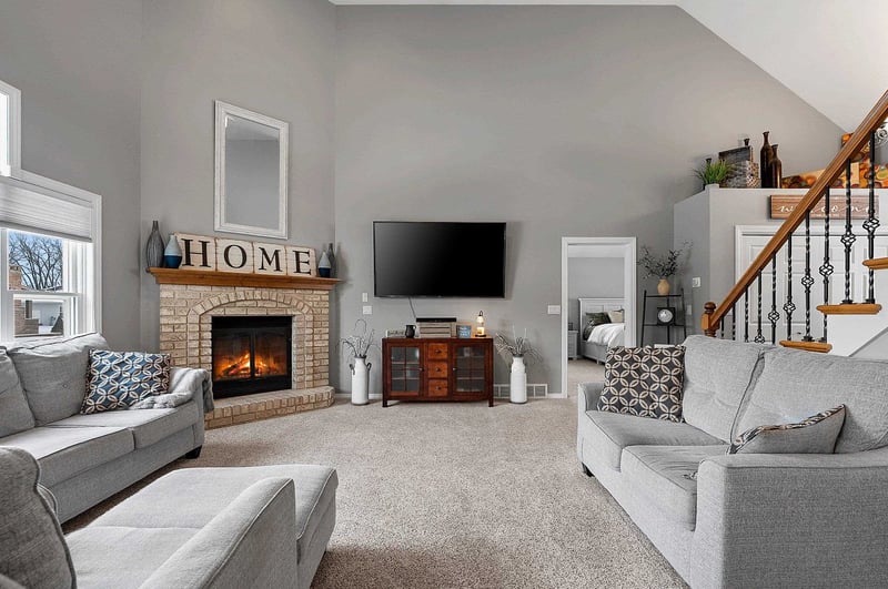 654 Rock River Cir, De Pere, WI 54115