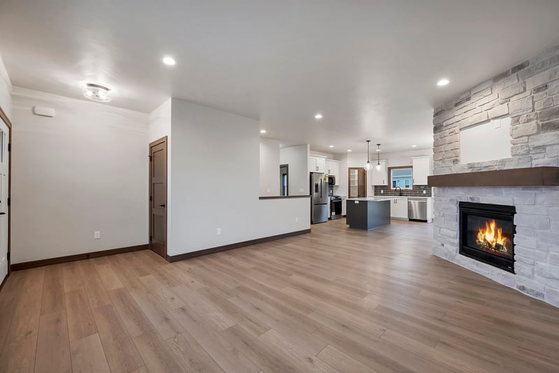 2407 Whispering Wind Ln, Green Bay, WI 54303