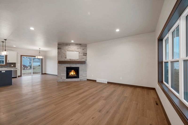 2407 Whispering Wind Ln, Green Bay, WI 54303