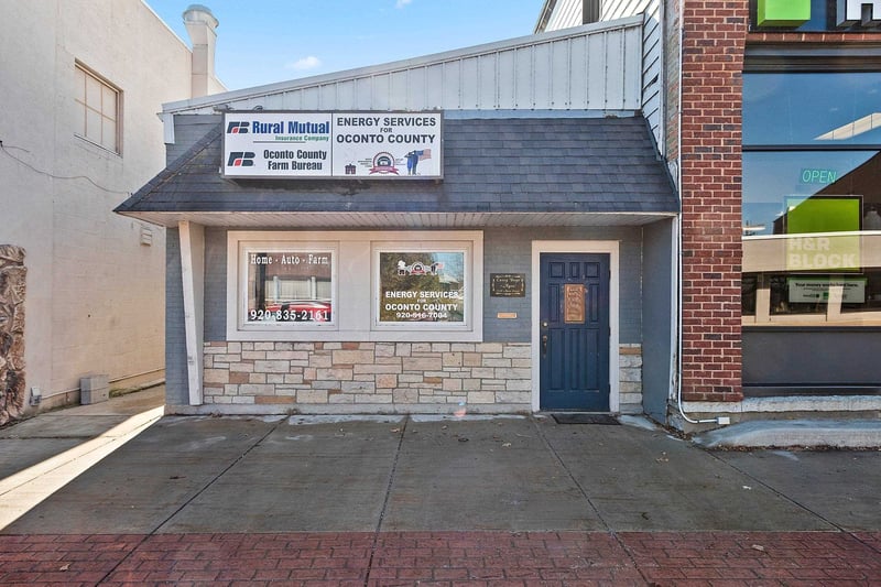 1124 Main St, Oconto, WI 54153