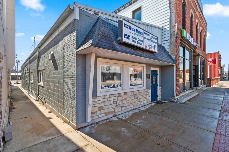 1124 Main St, Oconto, WI 54153