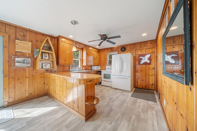 7829 Cut Off Ln, Larsen, WI 54947
