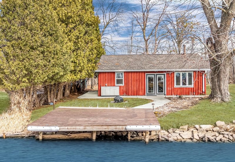 7829 Cut Off Ln, Larsen, WI 54947
