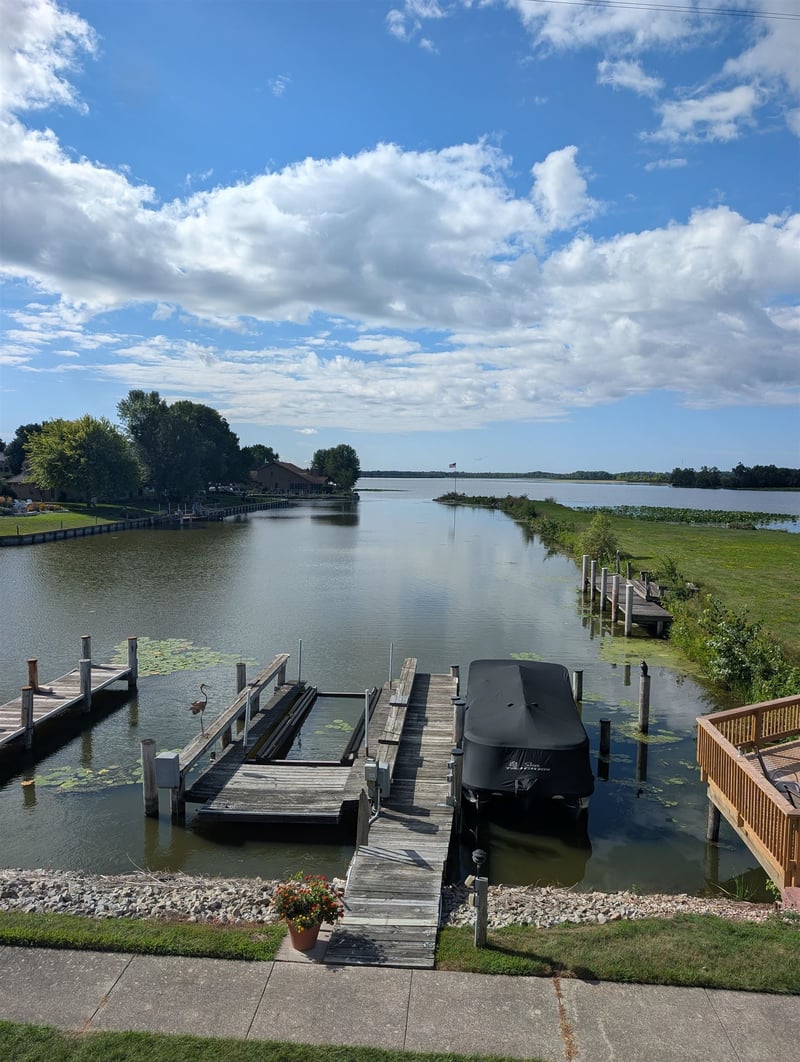 195 Captains Ct, Winneconne, WI 54986