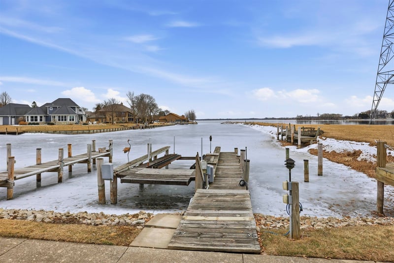 195 Captains Ct, Winneconne, WI 54986