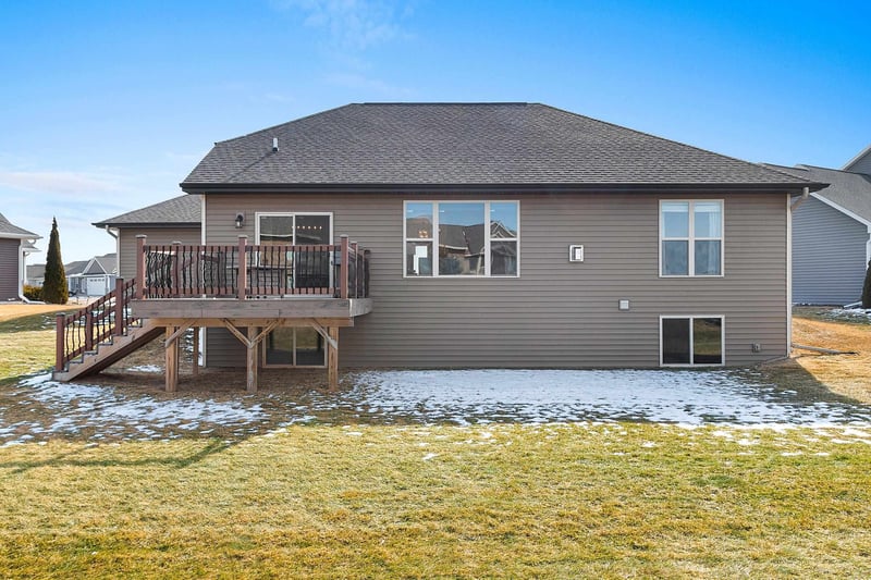 549 Pebblestone Cir, Hobart, WI 54155