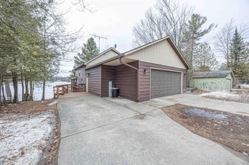 9849 White Lake Rd, Suring, WI 54174