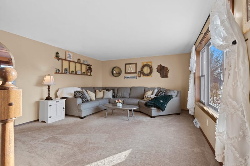 2441 Ingold Ct, Green Bay, WI 54313-0000