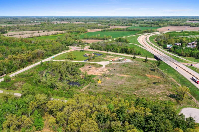 341 Badger Ct, Oconto, WI 54153