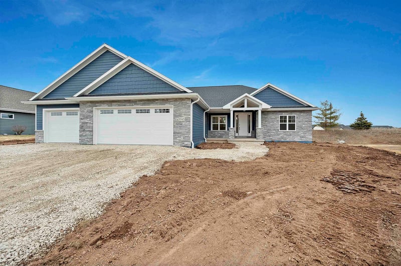 3745 Beachmont Rd, De Pere, WI 54115