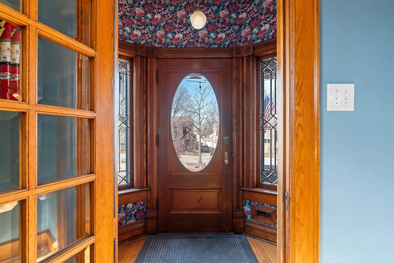 637 Monroe Ave, Green Bay, WI 54301-3614