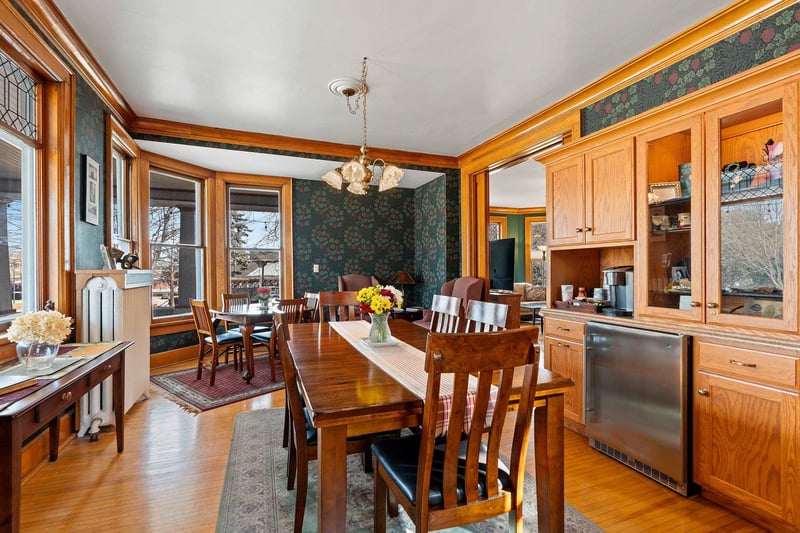 637 Monroe Ave, Green Bay, WI 54301-3614