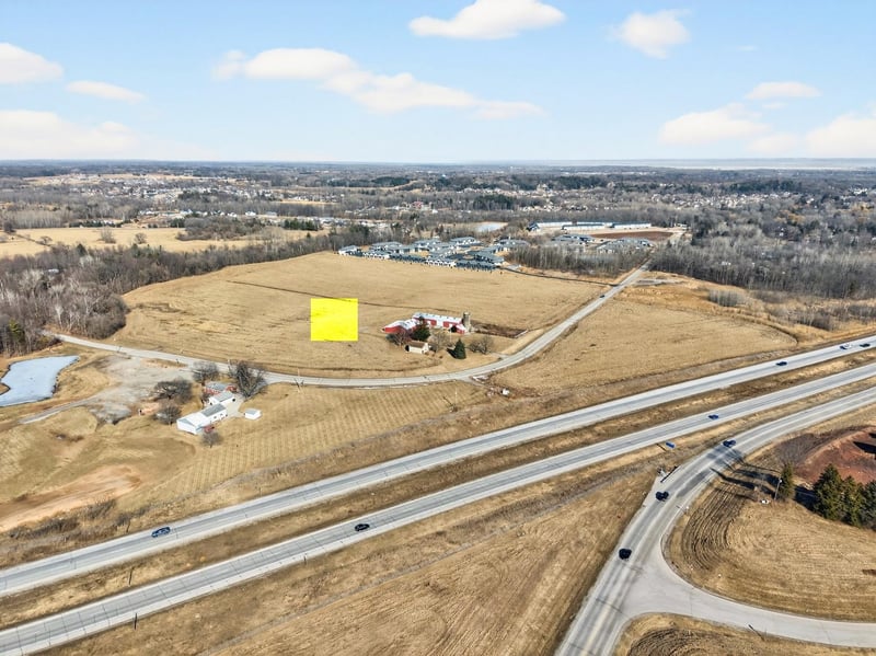 4036 Woodland Rd, Green Bay, WI 54313-7408