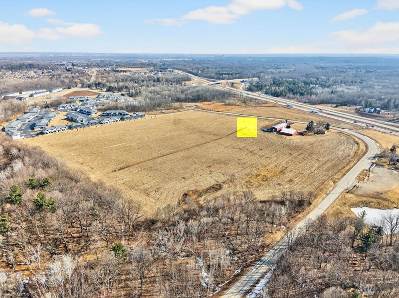 4036 Woodland Rd, Green Bay, WI 54313-7408