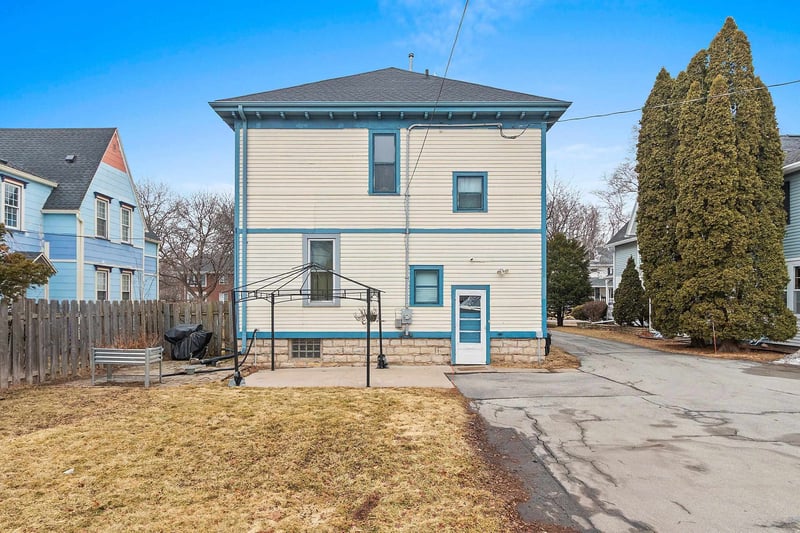 510 Van Buren St, Green Bay, WI 54301