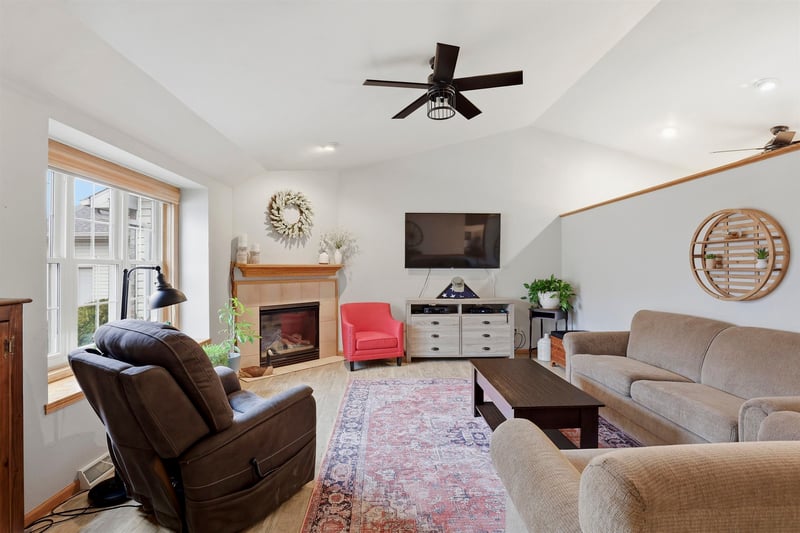 22 Spencer Village Ct, Appleton, WI 54914