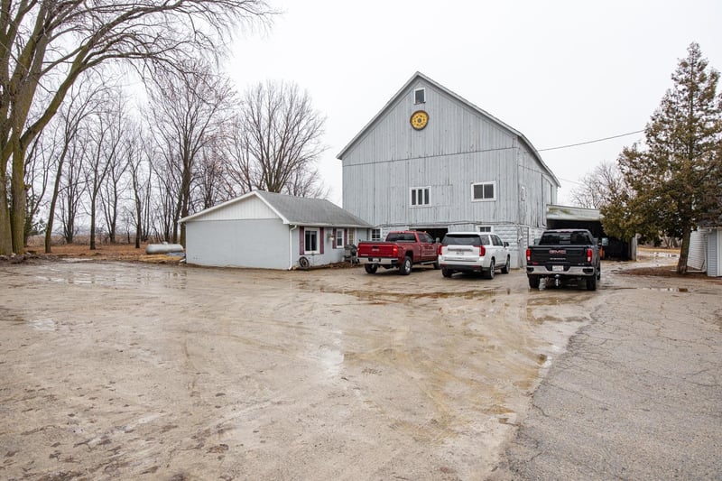 9651 Clayton Ave, Neenah, WI 54956