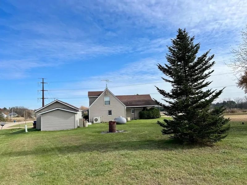 N3925 Friendship Cir, Shawano, WI 54166