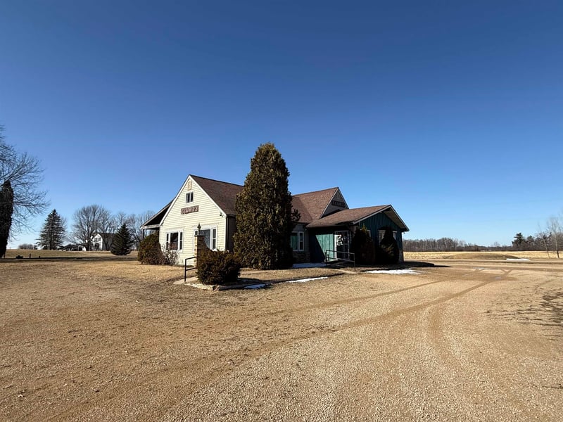 N3925 Friendship Cir, Shawano, WI 54166