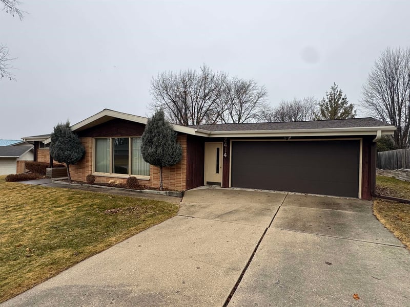 2414 Lina Ln, Green Bay, WI 54304