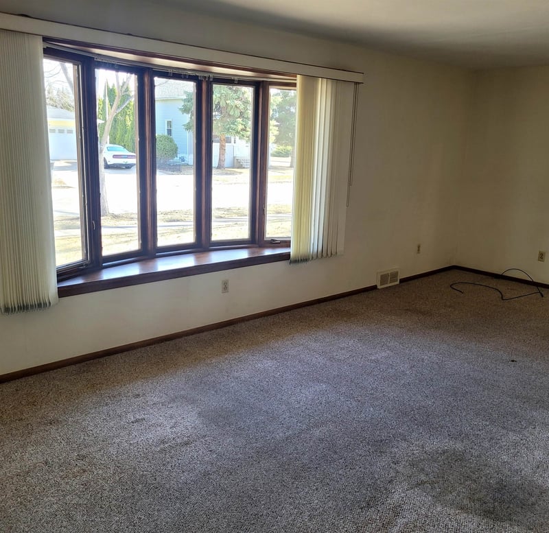 1947 Minnesota St, Oshkosh, WI 54902-7016