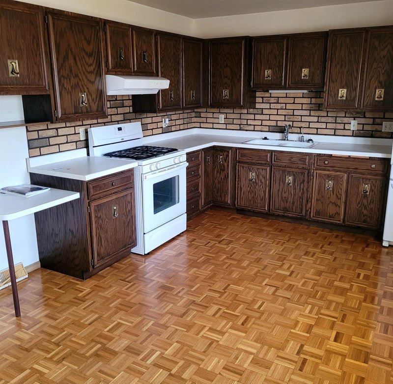 1947 Minnesota St, Oshkosh, WI 54902-7016