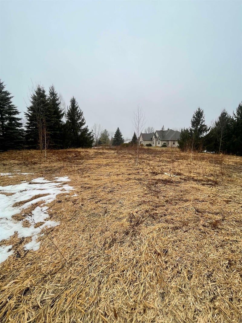 N4664 Esquina Ct #60, Krakow, WI 54137-8922