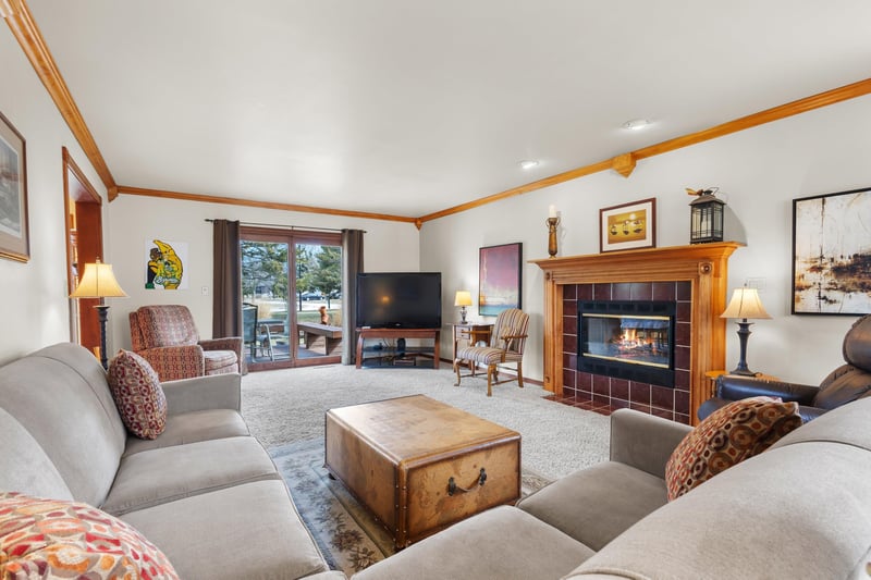 1955 Baraboo Cir, De Pere, WI 54115