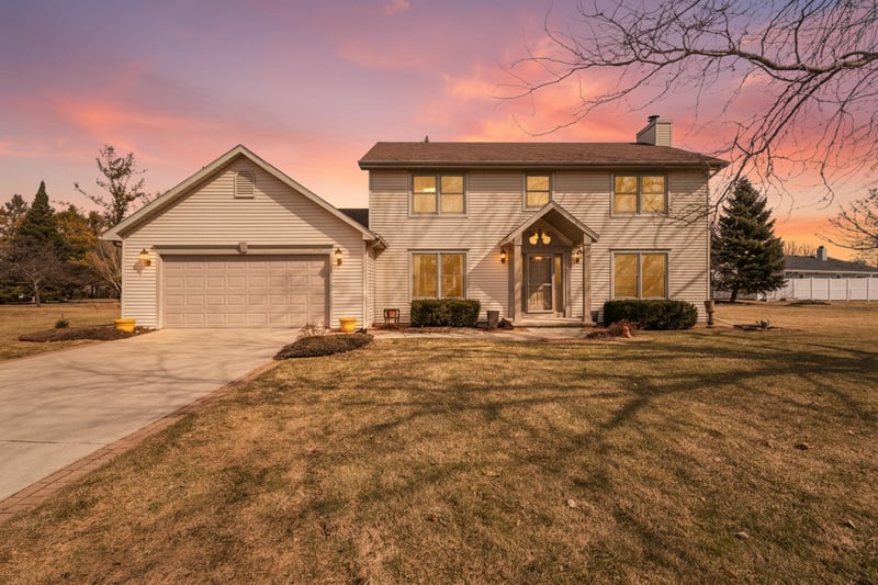 1955 Baraboo Cir, De Pere, WI 54115