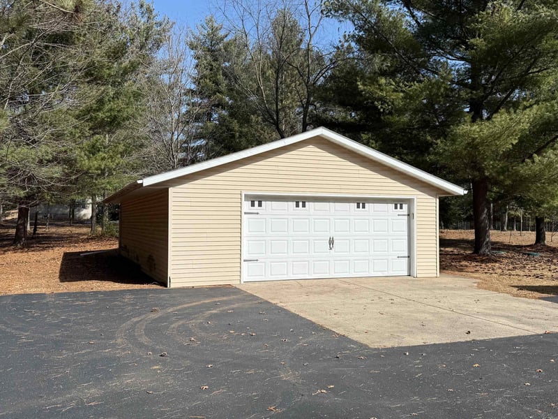 W5008 Pathfinder Cir, Shawano, WI 54166