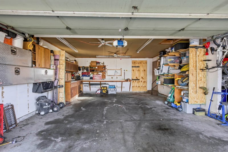 1965 Lynn Dr, Neenah, WI 54956-1209