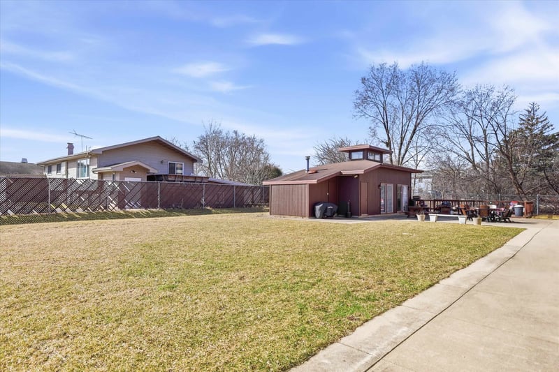 1161 Gillingham Rd #B3, Neenah, WI 54952