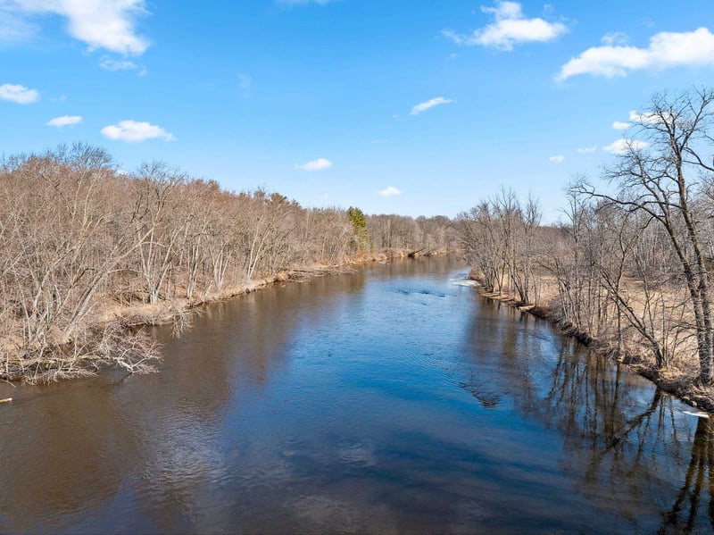 5271 Morning Retreat Rd, Oconto, WI 54153