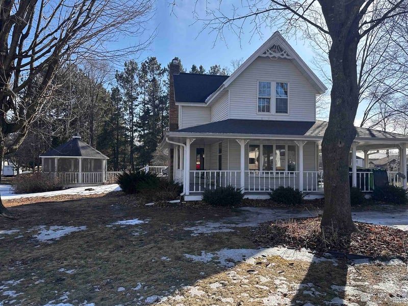 204 Columbia St, Oconto Falls, WI 54154