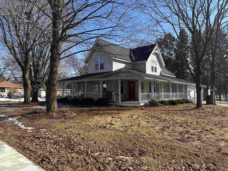204 Columbia St, Oconto Falls, WI 54154