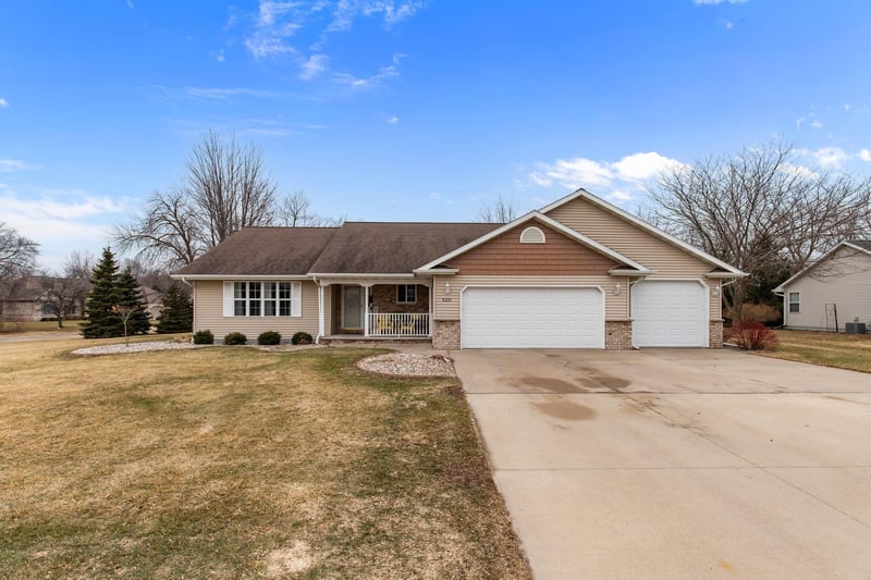 W5231 Natures Way Dr, Sherwood, WI 54169
