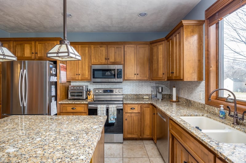 N9221 Phlox Dr, Appleton, WI 54915