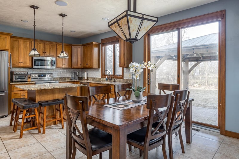 N9221 Phlox Dr, Appleton, WI 54915