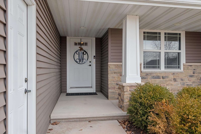 345 Crosswinds Ln, Green Bay, WI 54311-8909