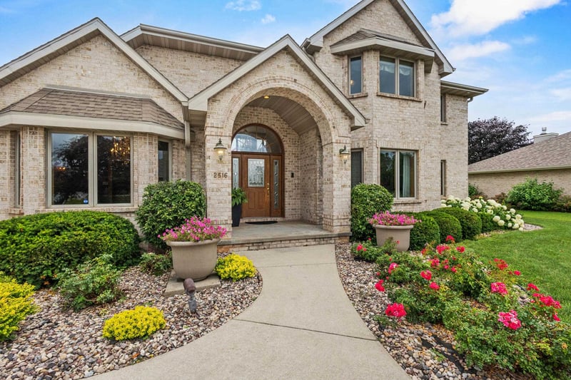 2516 Van Rite Ct, Green Bay, WI 54301