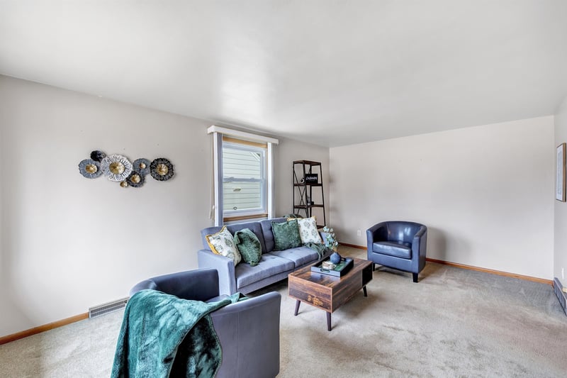 1267 Roscoe St, Green Bay, WI 54304