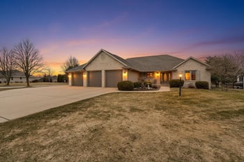 3670 Copper Oak Cir, Green Bay, WI 54313-8476